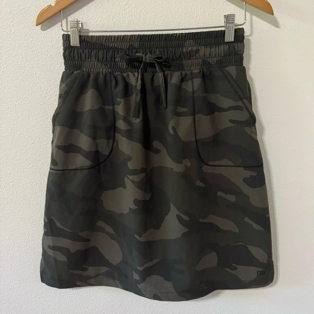 Albion The Away Skirt Green Camo Stretch Nylon Active Wear Athleisure Pockets-S